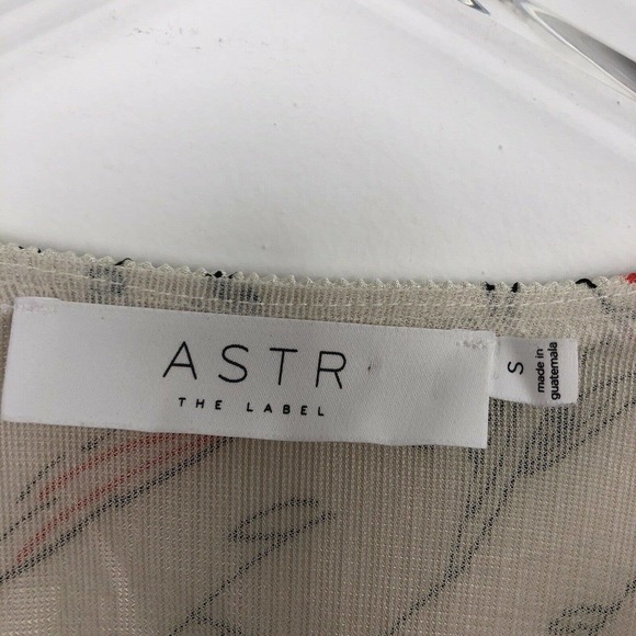 ASTR The Label Crop Top Pleated Surplice Small - Picture 4 of 9